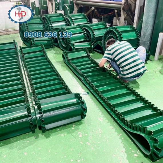 Băng tải PVC 3mm Xanh dán tai bèo