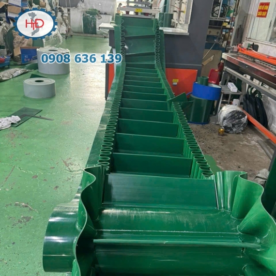 Băng tải PVC 5mm dán Tai bèo 100mm